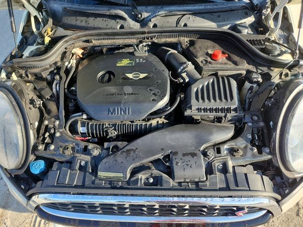 2014 MINI COOPER — Engine bay