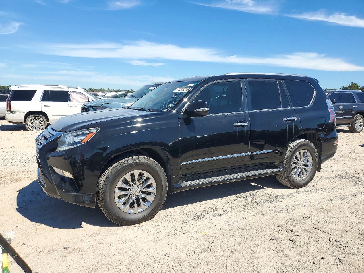 2016 LEXUS GX 460 — Front 3/4