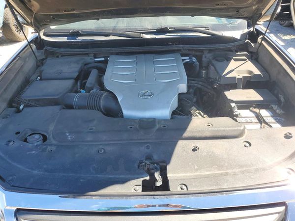 2016 LEXUS GX 460 — Engine bay