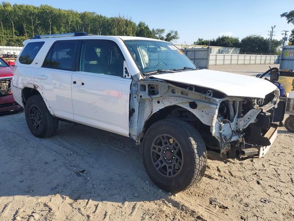 2019 TOYOTA 4RUNNER — Passenger 3/4