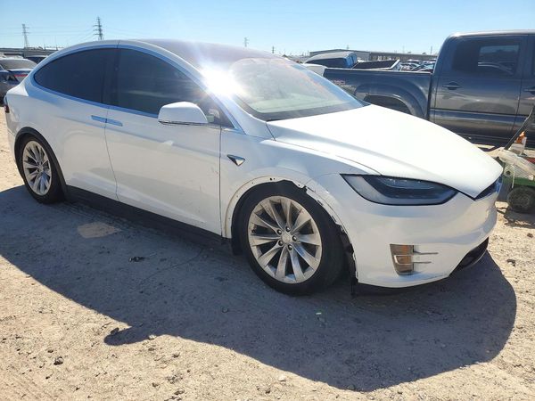 2017 TESLA MODEL X — Passenger 3/4