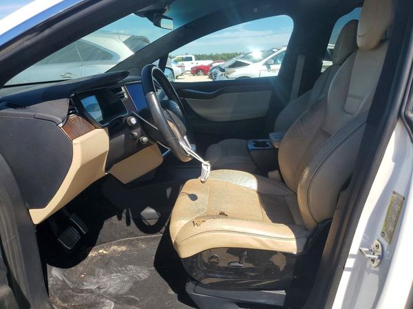 2017 TESLA MODEL X — DENT