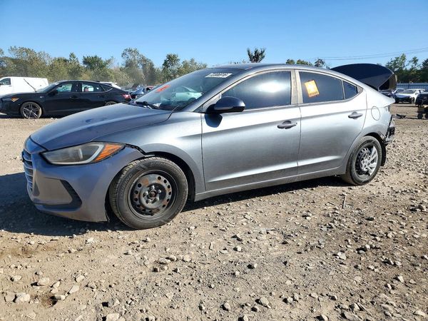 2017 HYUNDAI ELANTRA SE Base — Front 3/4