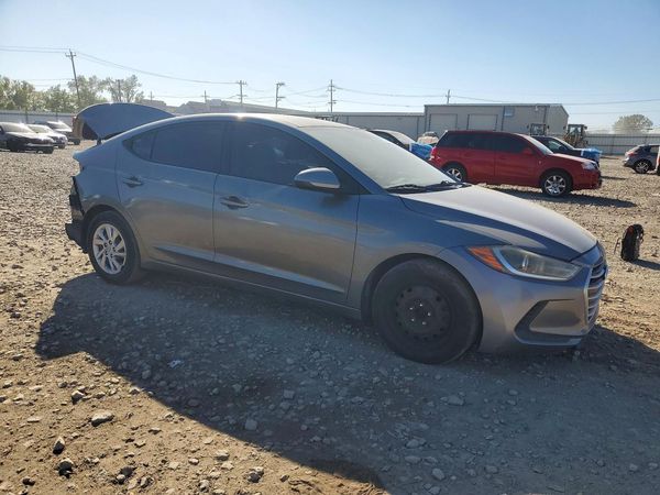 2017 HYUNDAI ELANTRA SE Base — Passenger 3/4