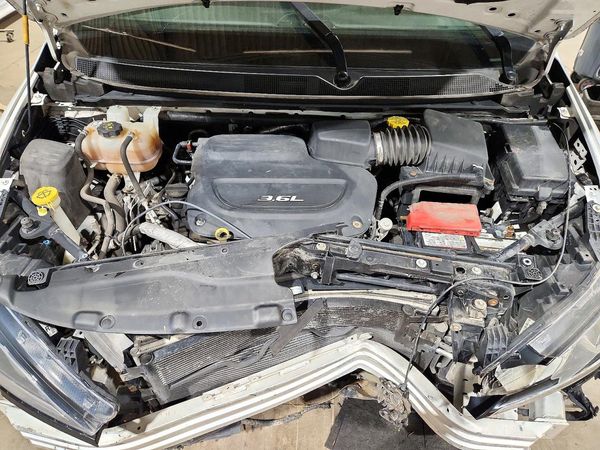 2018 CHRYSLER PACIFICA Touring L — Engine bay