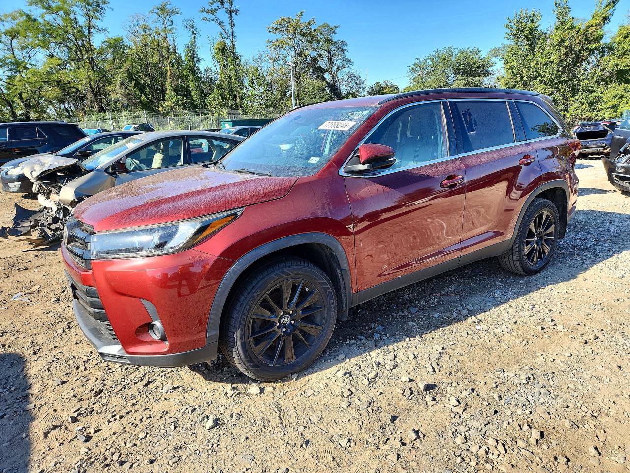 2019 TOYOTA HIGHLANDER SE/XLE — Front 3/4