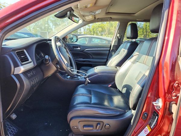 2019 TOYOTA HIGHLANDER SE/XLE — DENT