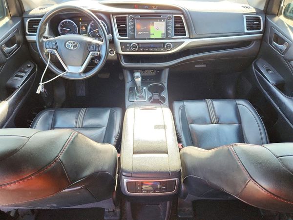 2019 TOYOTA HIGHLANDER SE/XLE — CKPT