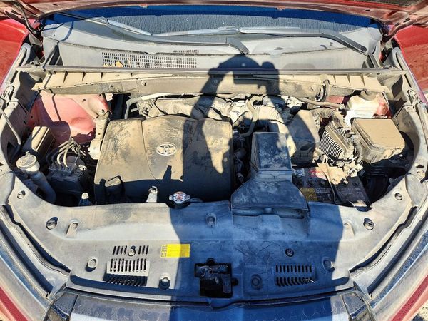 2019 TOYOTA HIGHLANDER SE/XLE — Engine bay