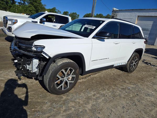 2024 JEEP CHEROKEE Limited — Front 3/4