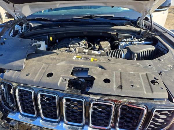 2024 JEEP CHEROKEE Limited — Engine bay