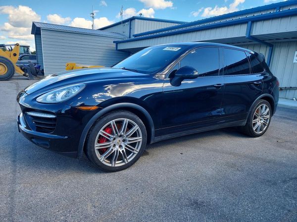 2012 PORSCHE CAYENNE Turbo — Front 3/4