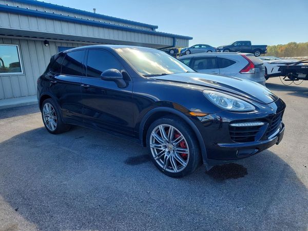 2012 PORSCHE CAYENNE Turbo — Passenger 3/4