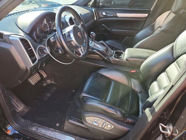 2012 PORSCHE CAYENNE Turbo — DENT
