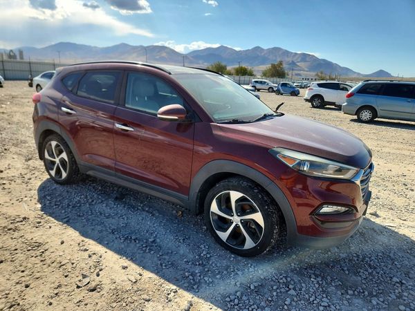 2016 HYUNDAI TUCSON — Passenger 3/4
