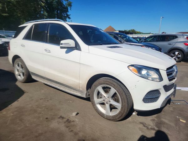 2017 MERCEDES-BENZ GLE GLE350 — Passenger 3/4