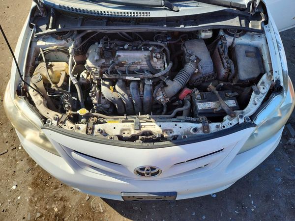 2013 TOYOTA COROLLA — Engine bay