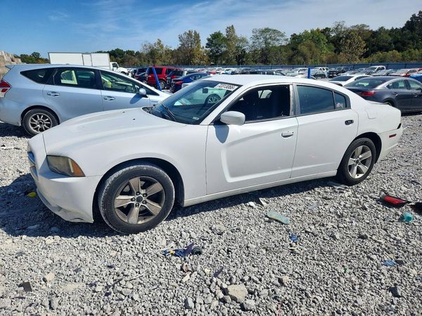 2012 DODGE CHARGER SE — Front 3/4