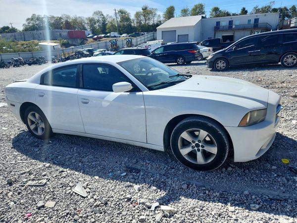 2012 DODGE CHARGER SE — Passenger 3/4