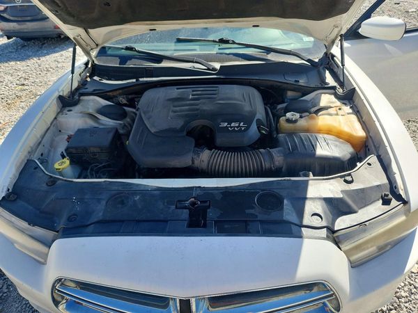 2012 DODGE CHARGER SE — Engine bay