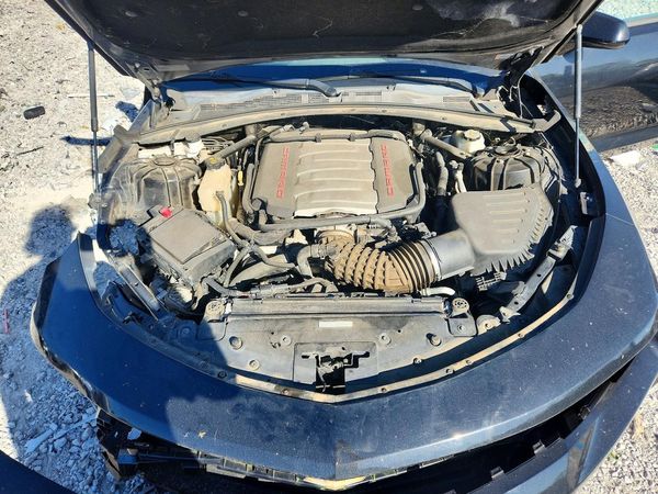 2016 CHEVROLET CAMARO 2SS — Engine bay