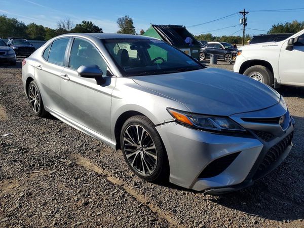 2018 TOYOTA CAMRY LE/SE/XLE/XSE — Passenger 3/4