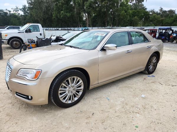 2012 CHRYSLER 300 — DSFA — Front 3/4