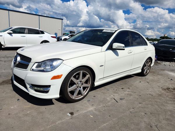 2012 MERCEDES-BENZ C C250 — Front 3/4