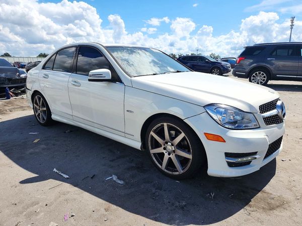2012 MERCEDES-BENZ C C250 — Passenger 3/4