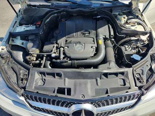 2012 MERCEDES-BENZ C C250 — Engine bay