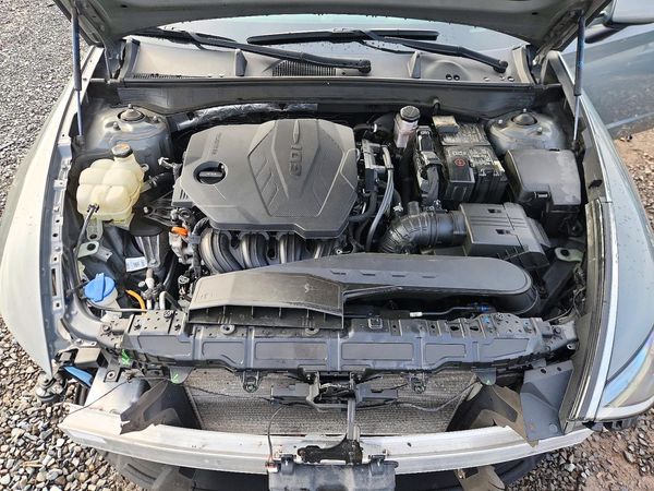 2021 HYUNDAI SONATA SE — Engine bay