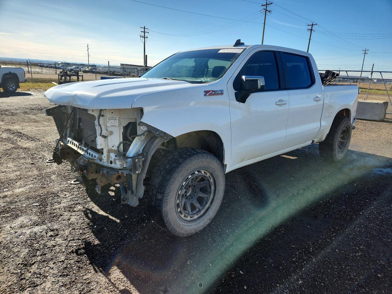 2021 CHEVROLET SILVERADO LT — Front 3/4