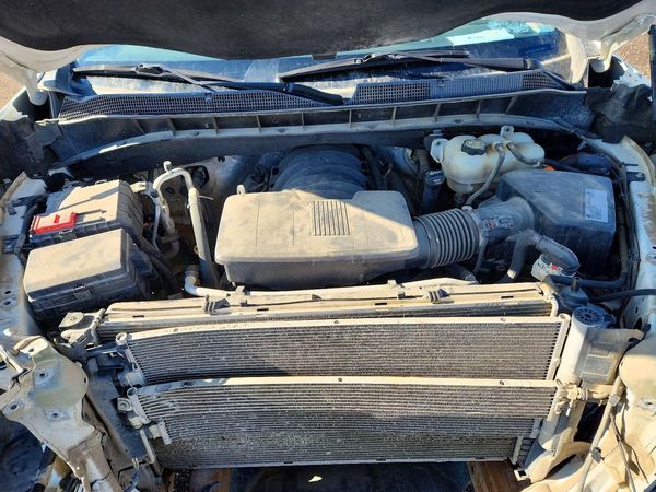 2021 CHEVROLET SILVERADO LT — Engine bay