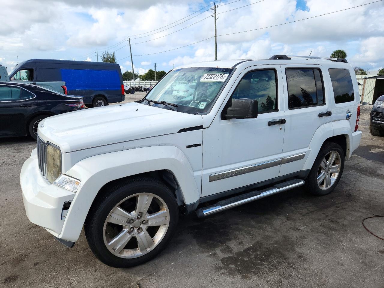 2012 JEEP LIBERTY Jet — Front 3/4