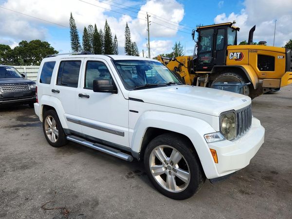 2012 JEEP LIBERTY Jet — Passenger 3/4