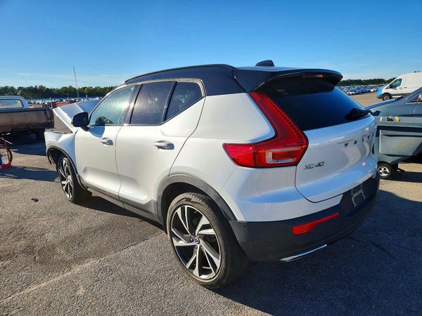 2019 VOLVO XC40 R-Design — DSRA