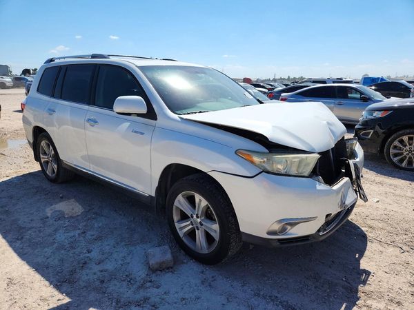2013 TOYOTA HIGHLANDER Base/Hybrid — Passenger 3/4