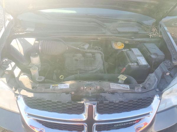2015 DODGE GRAND CARAVAN SXT — Engine bay