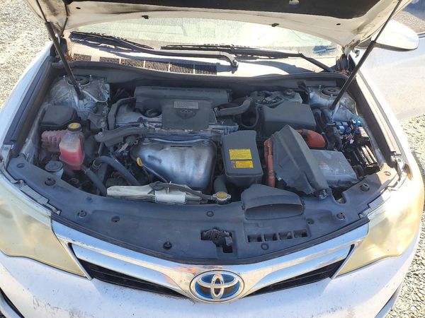 2014 TOYOTA CAMRY SOLA Hybrid — Engine bay