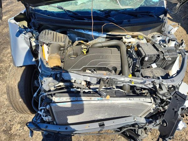 2023 CHEVROLET EQUINOX LT (1LT) — Engine bay