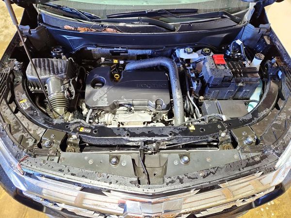 2025 CHEVROLET EQUINOX 1LT — Engine bay
