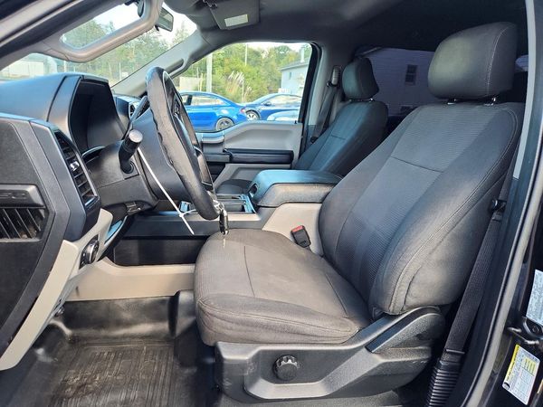 2017 FORD F150 SuperCrew — DENT