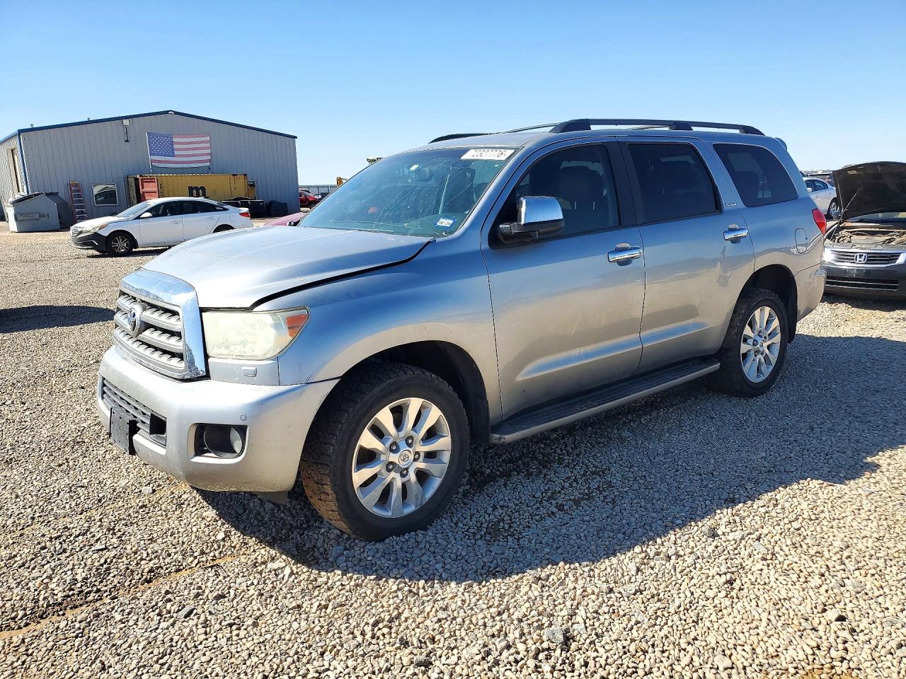 2014 TOYOTA SEQUOIA Platinum Grade — Front 3/4