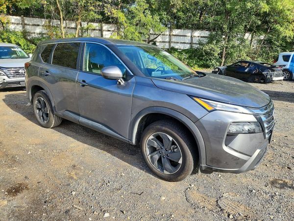 2025 NISSAN ROGUE SV — Passenger 3/4