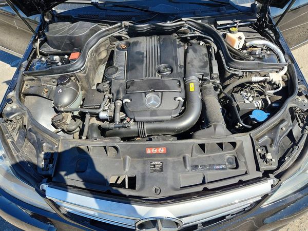 2012 MERCEDES-BENZ C C250 — Engine bay