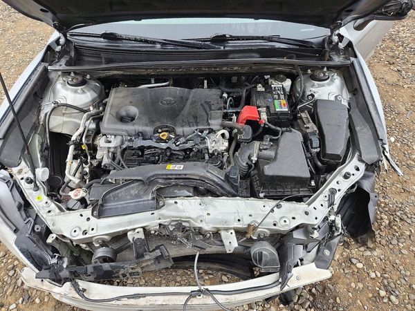 2021 TOYOTA CAMRY LE — Engine bay