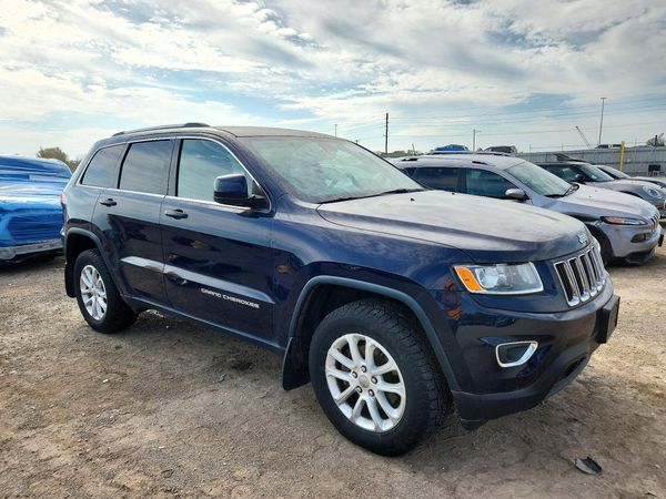 2015 JEEP GRAND CHEROKEE Laredo — Passenger 3/4