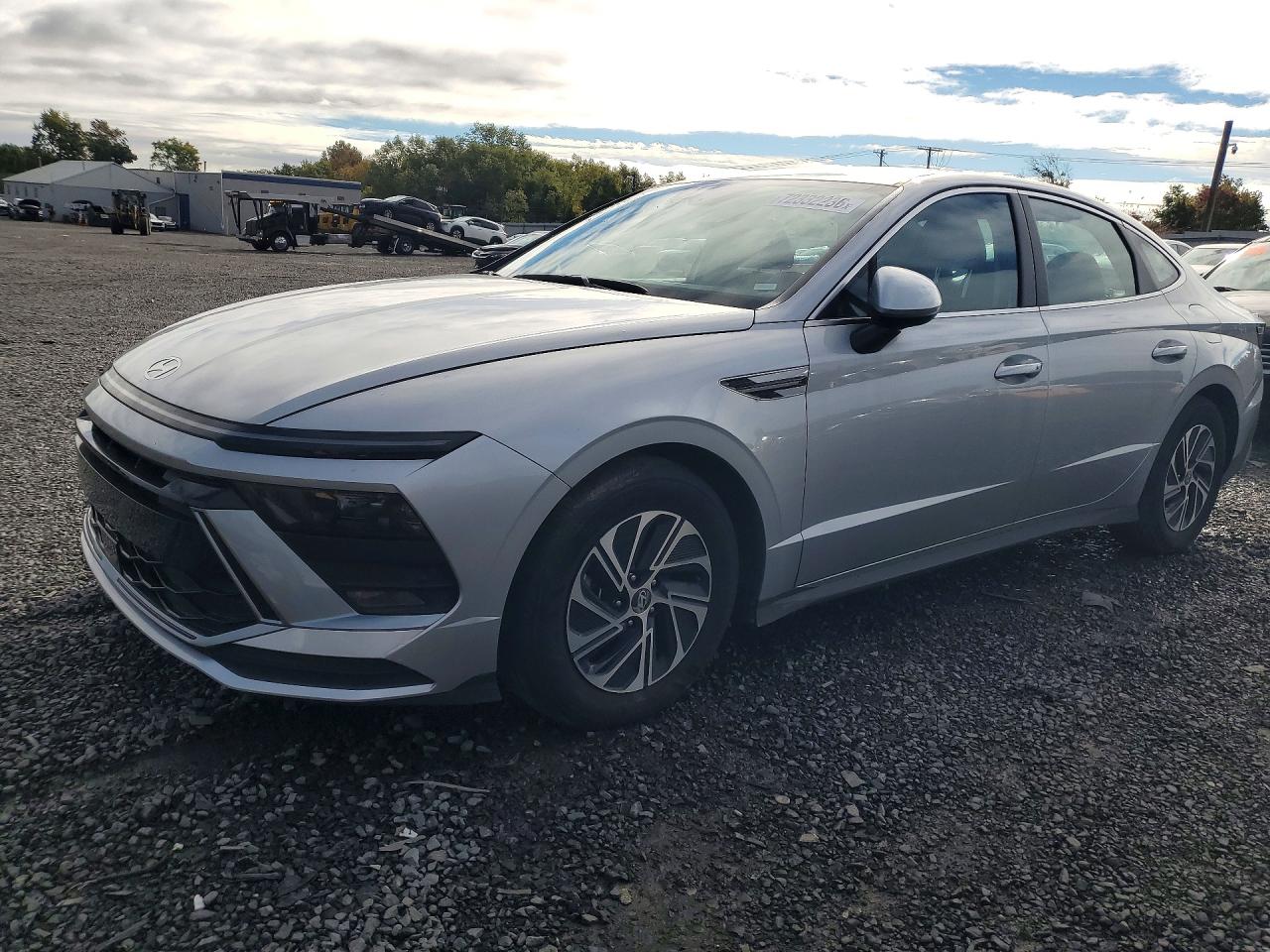 2026 HYUNDAI SONATA Blue — Front 3/4