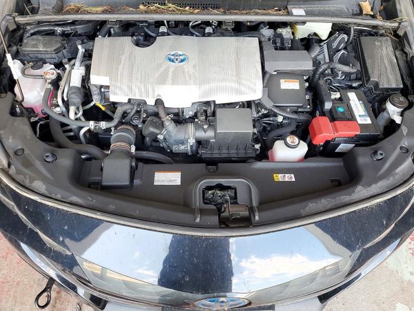 2022 TOYOTA PRIUS — Engine bay