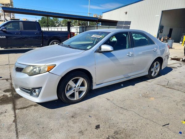 2014 TOYOTA CAMRY — Front 3/4